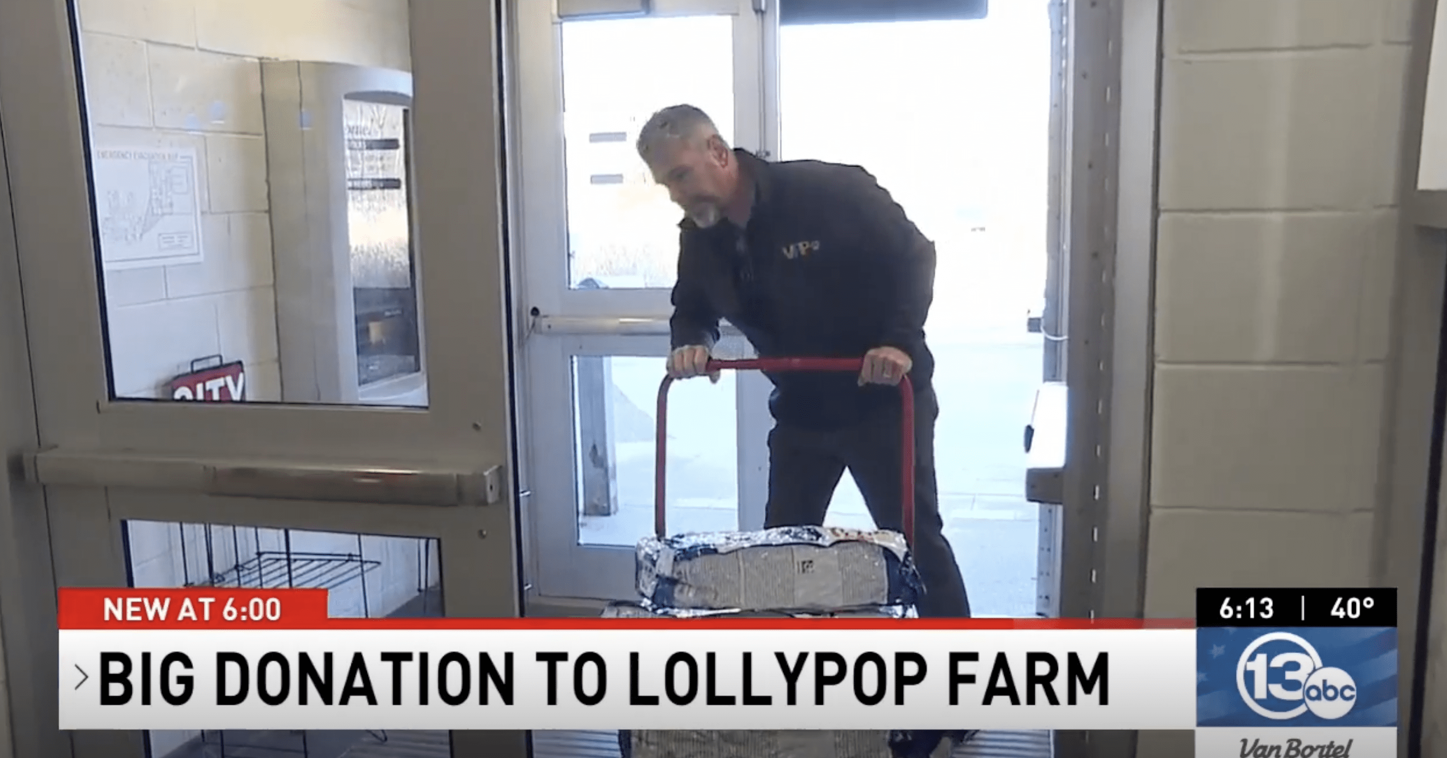 VPP & Coldwater Animal Hospital Donate Pet Food To Lollypop Farms Just In Time For The Holidays